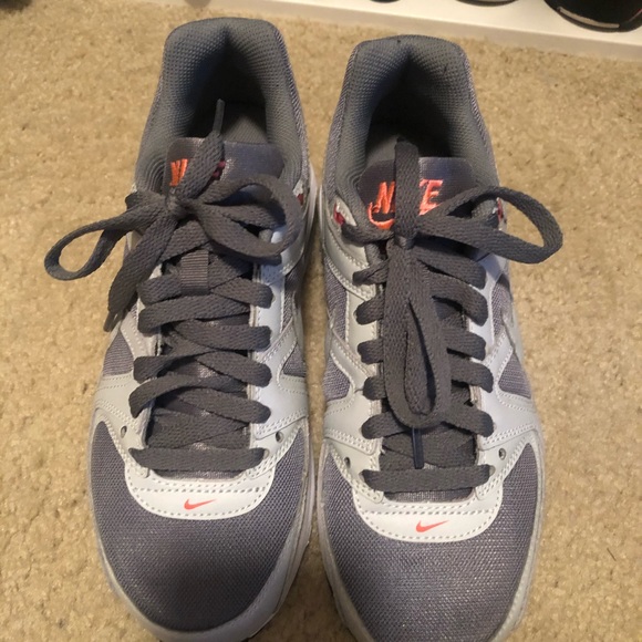 Nike Air Max - Picture 2 of 5